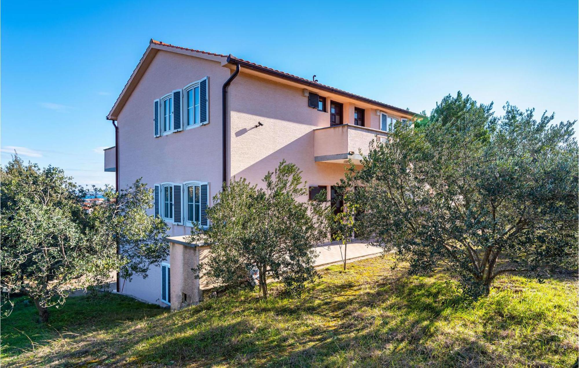 2 Bedroom Amazing Apartment In Neviđane Exterior foto
