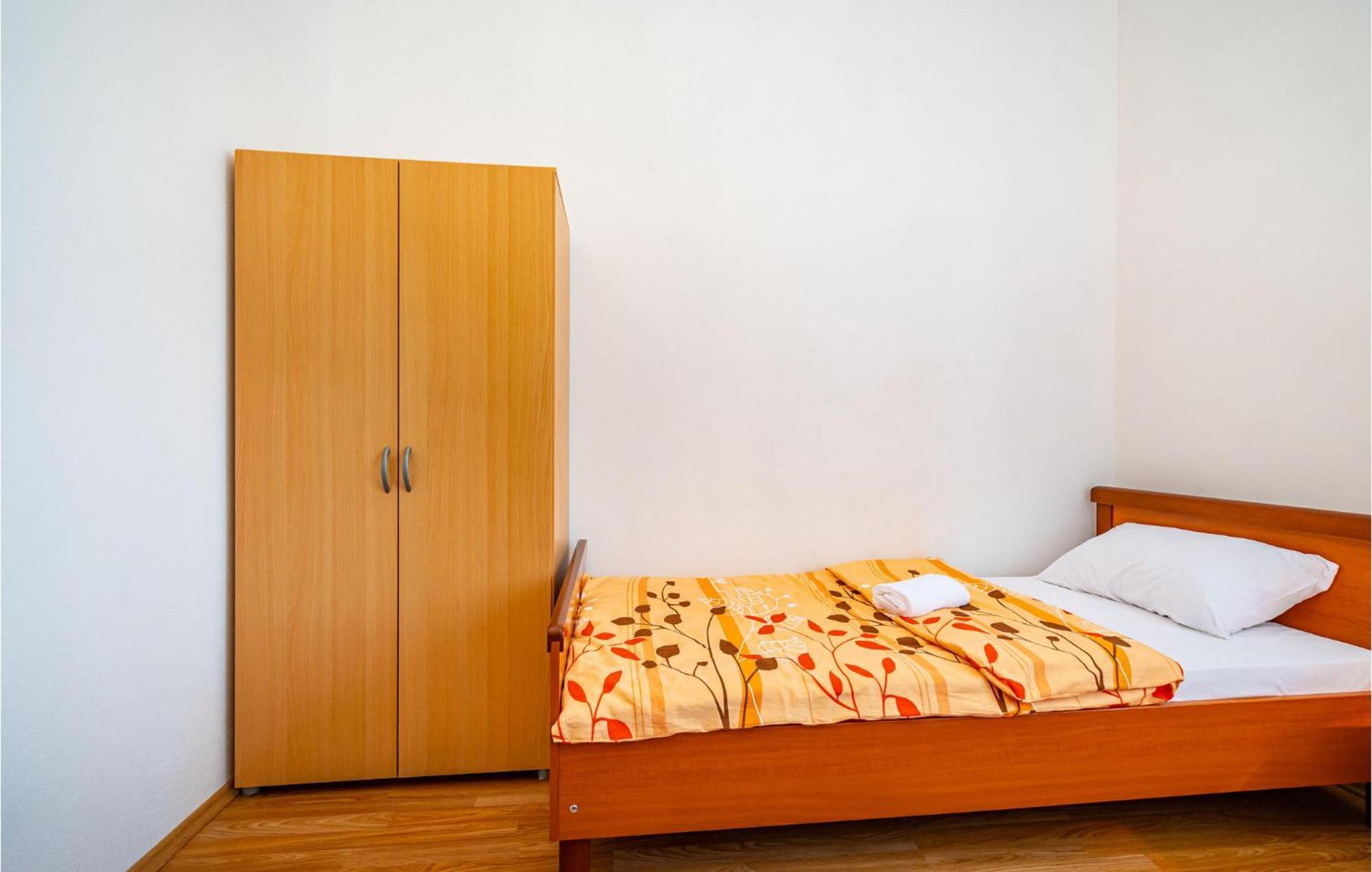 2 Bedroom Amazing Apartment In Neviđane Exterior foto